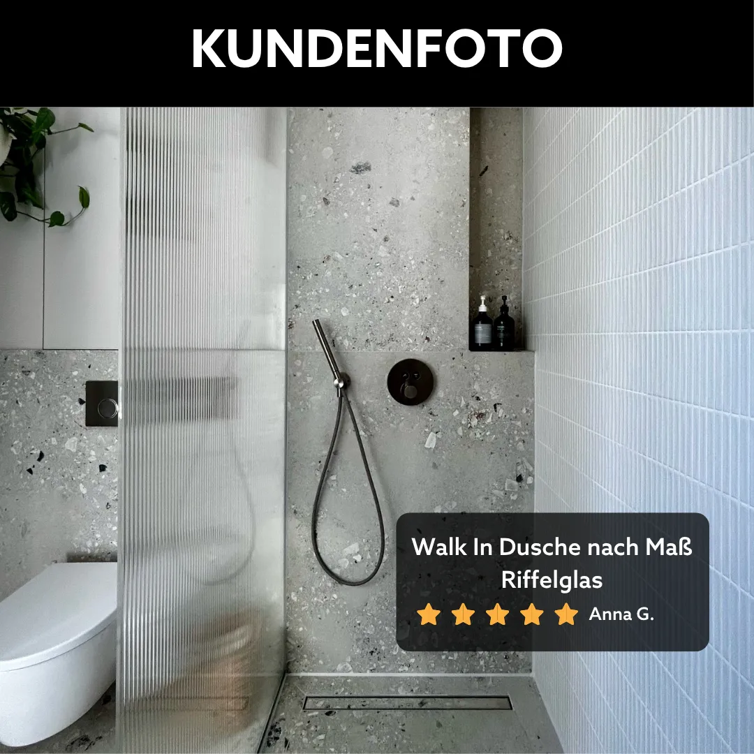 Geriffelte Walk In Dusche in modernem Bad