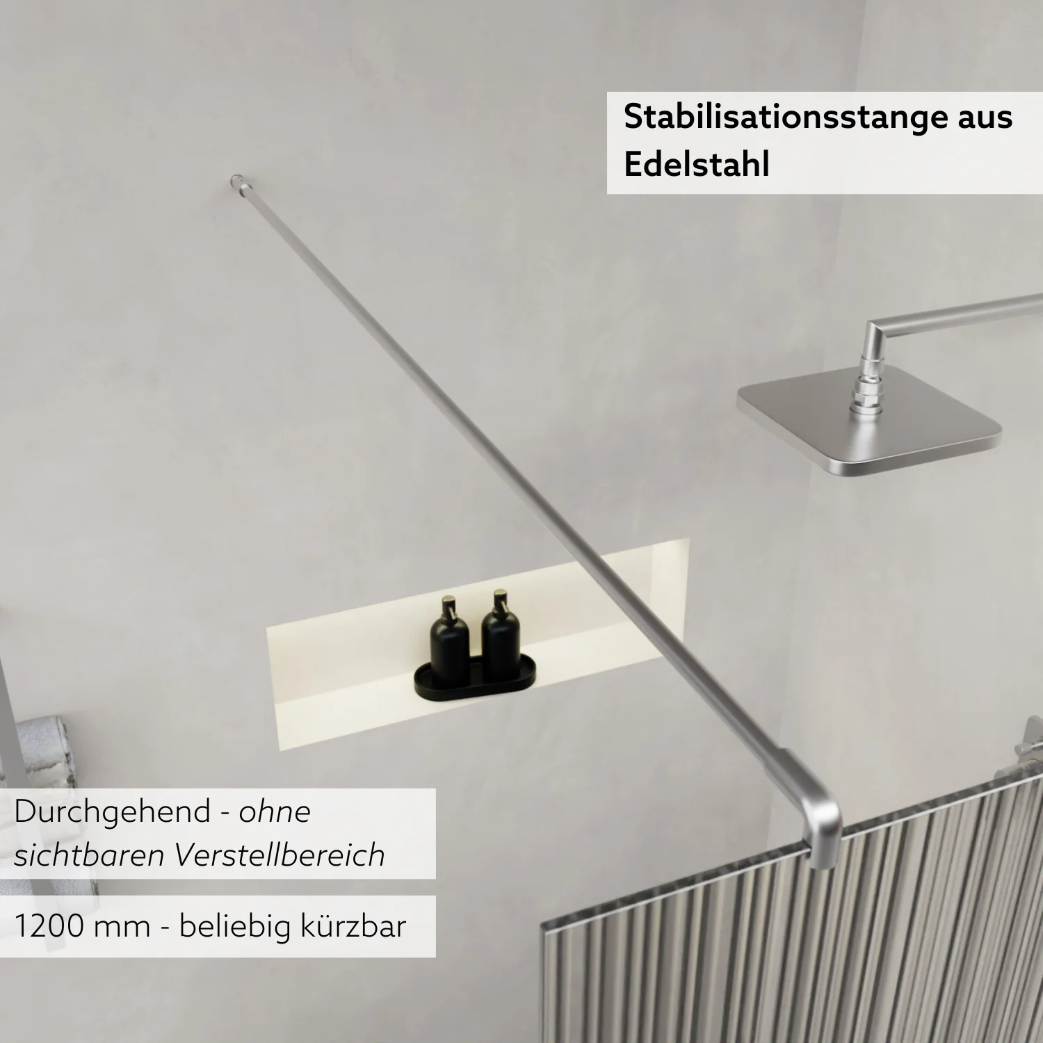 Nahaufnahme Walk In Dusche mit Dekor und mit edelstahlfarbenen Beschlag