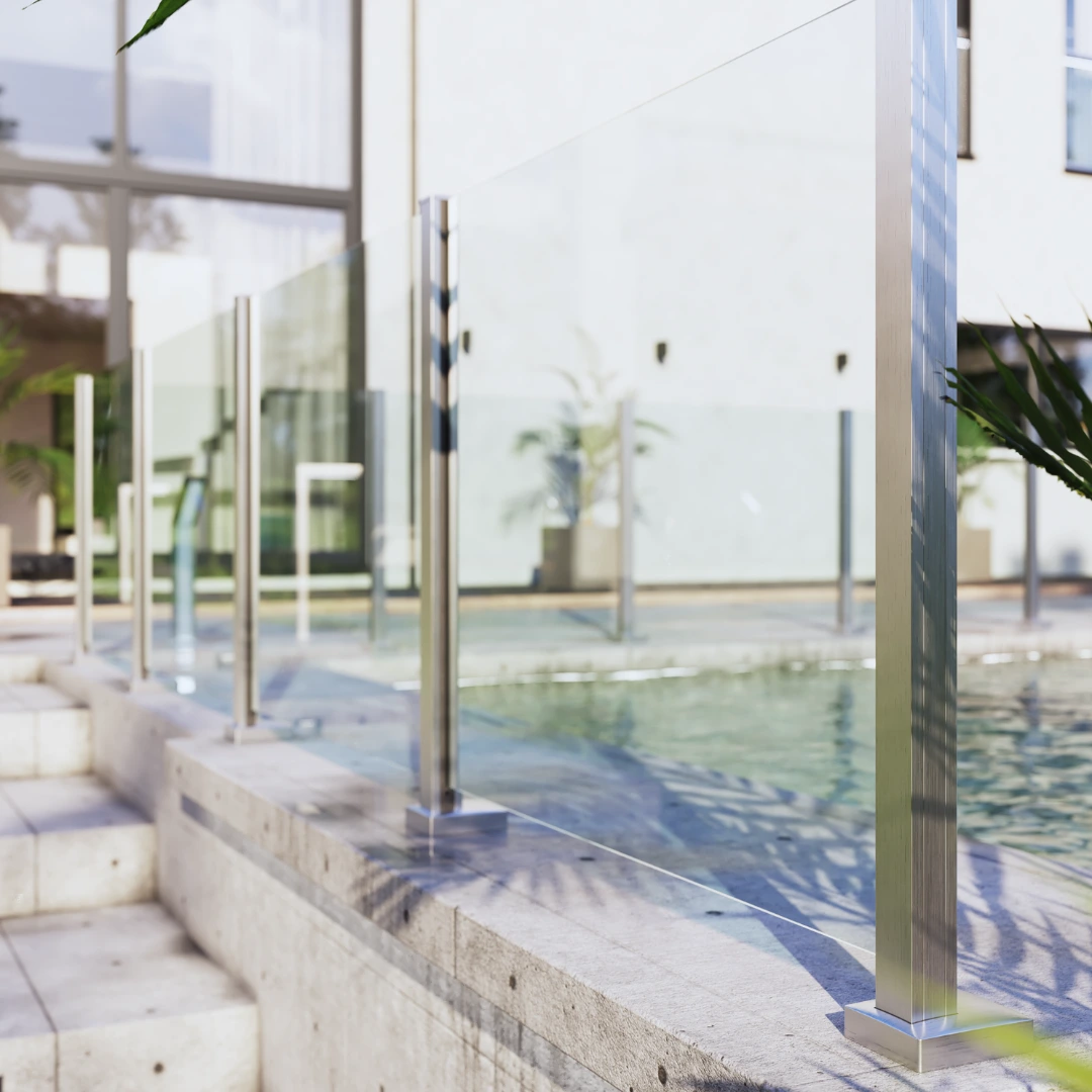 Moderne Poolabtrennung aus Glas