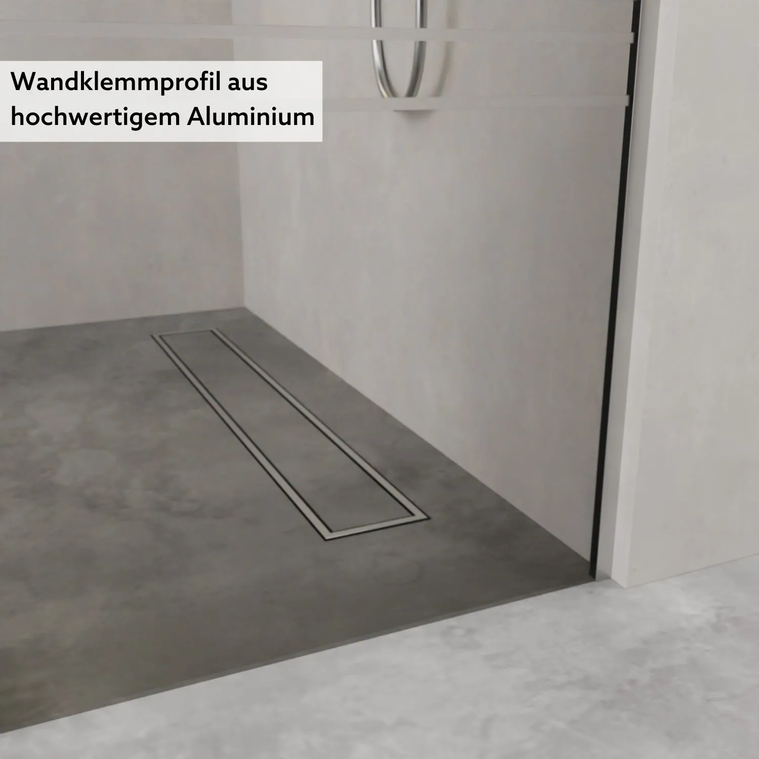 Nahaufnahme Walk In Dusche mit Streifen mit edelstahlfarbenen Beschlag