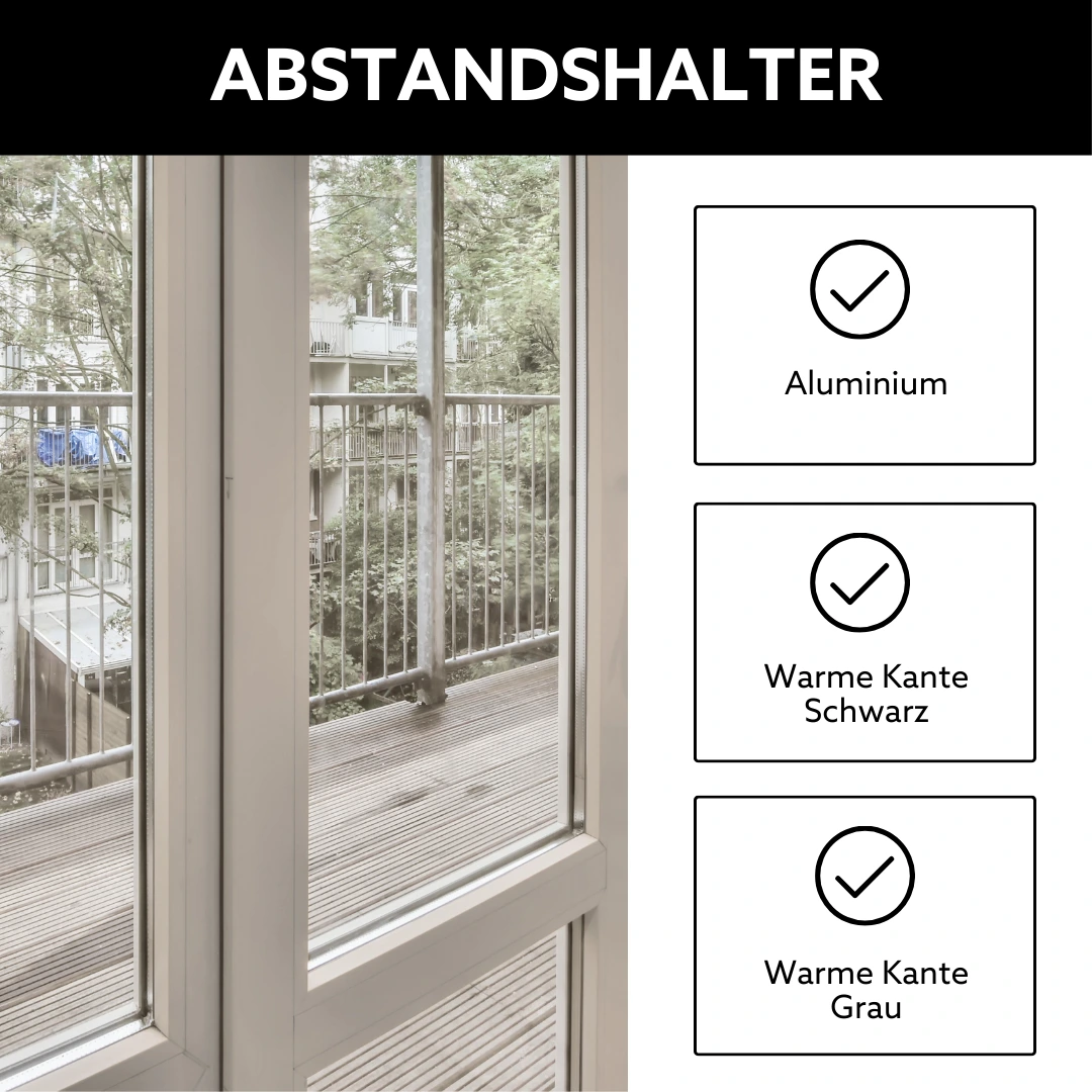 Weiße Kunststofffensterfront Richtung Balkon